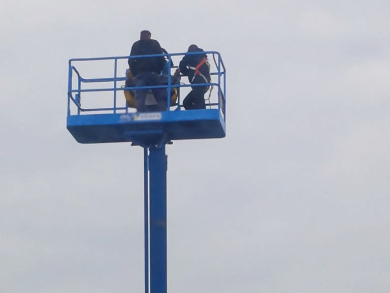 tecnici VB al lavoro tecnici VB al lavoro