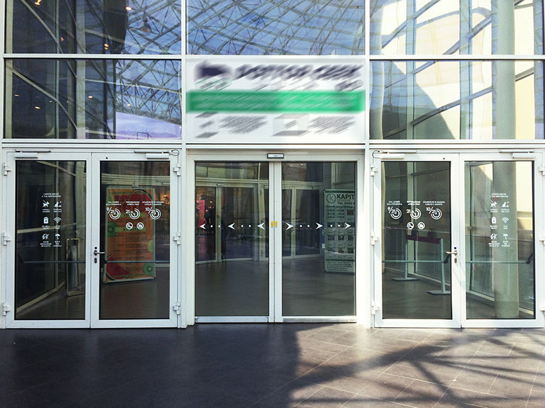 vetrofanie Realizzazione e posa vetrofanie