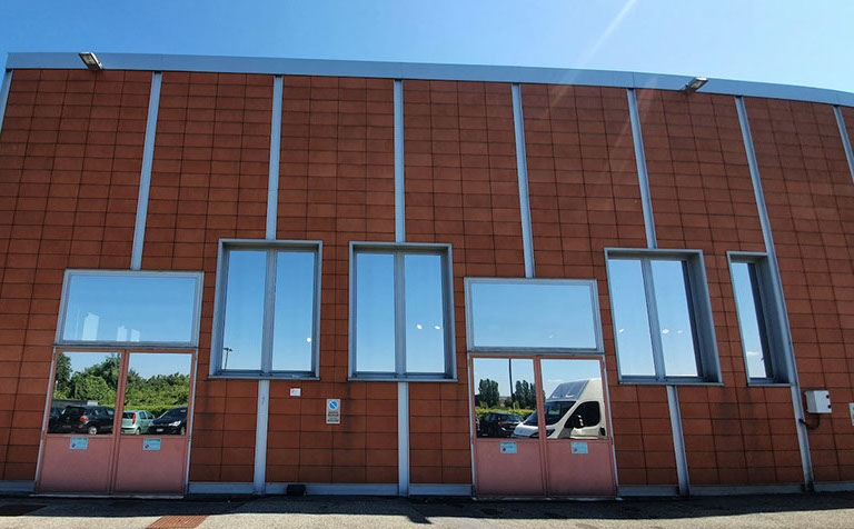 adesivi privacy  decorazione vetri con pellicole specchiate