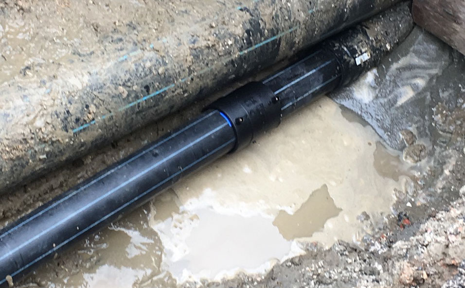 interventi di riparazione e ripristino previo utilizzo di escavatori di proprietà