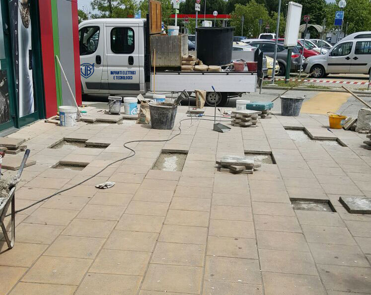 Intervento di ripristino edile di pavimentazione esterna